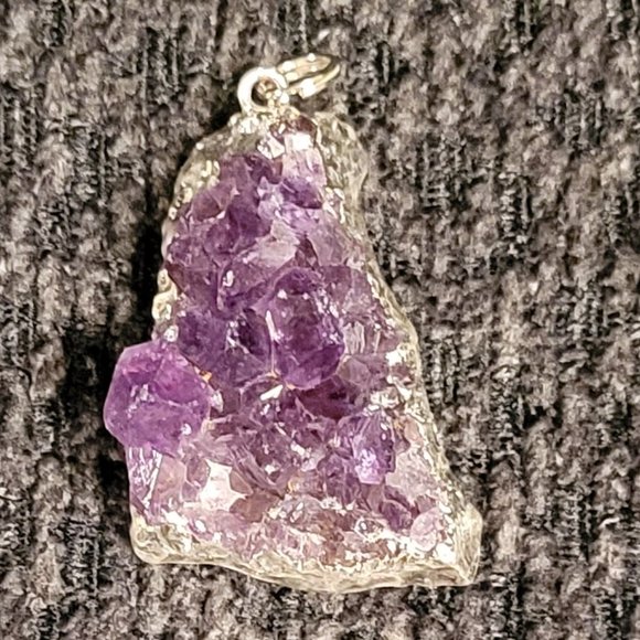 Source Unknown Jewelry - Amethyst and silver plated geoid pendent